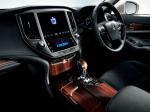 Toyota Crown Hybrid Royal Saloon Black Style 2014 года
